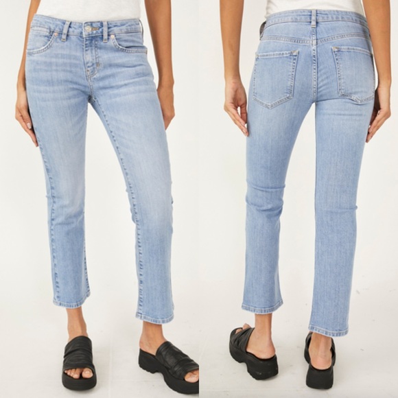 Free People Liv Crop Flare Jeans Light Wash Denim - Picture 5 of 6